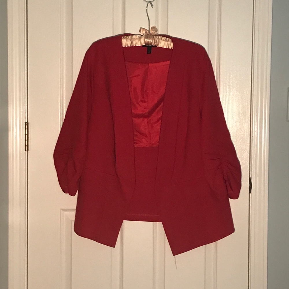 EUC Torrid Red Cutaway Ruched Sleeve Blazer Sz 2
